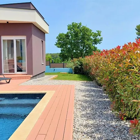 Senorita Villa